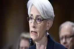 
 «وندی شرمن» در پکن درباره ایران رایزنی می‌کند