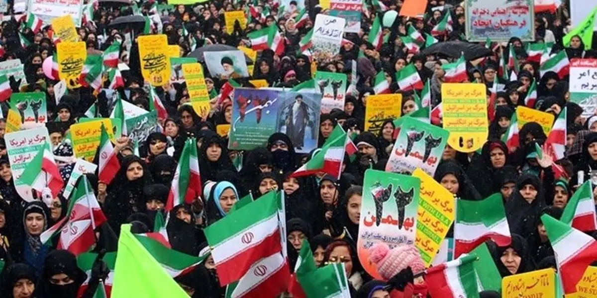  زنان بی‌حجاب در راهپیمایی ۲۲ بهمن! | تصاویر لو رفته