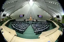 
مجلس با «ممنوع شدن ثبت‌نام نظامیان در انتخابات» موافقت نکرد
