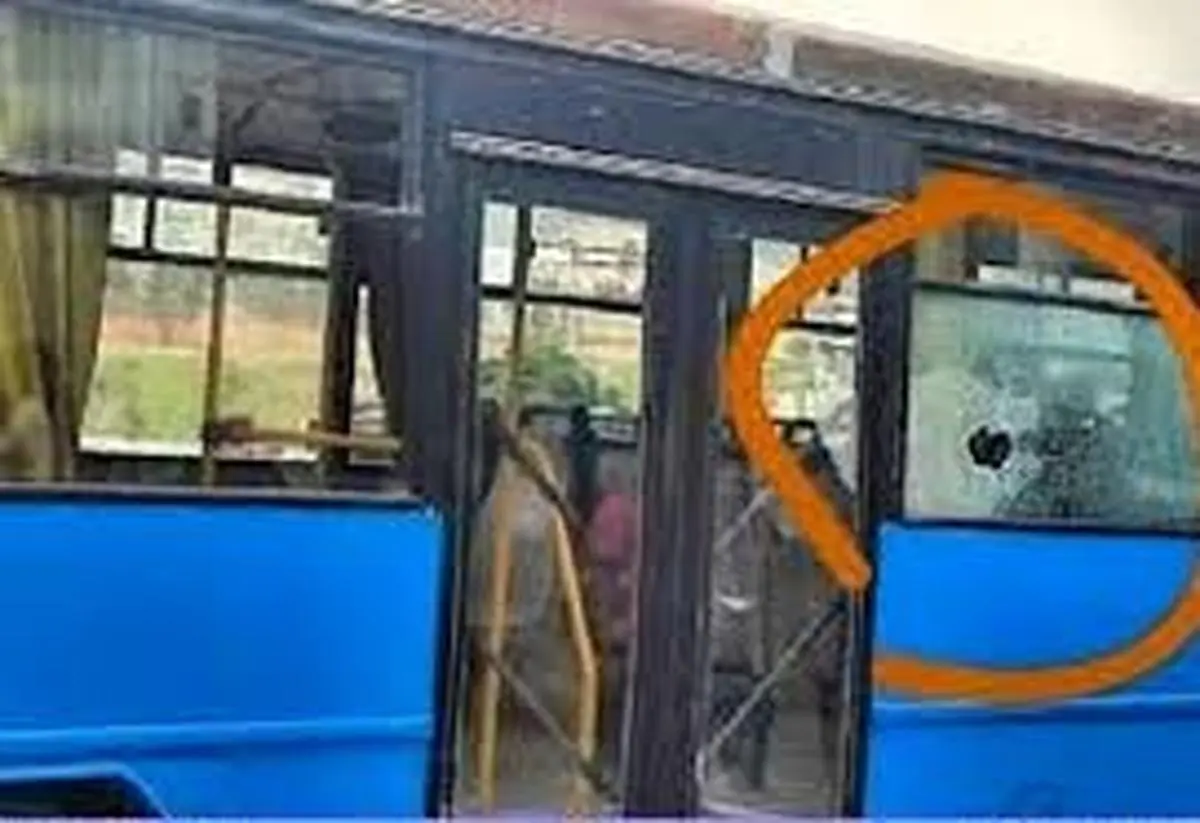 ماجرا و جزئیات حمله و سنگ‌پرانی به اتوبوس حامل دانشجویان دختر در کهریز خرم‌آباد +ویدئو 
