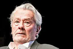  آلن دلون | شکسته شدن سکوت آلن دلون پس از سکته مغزی