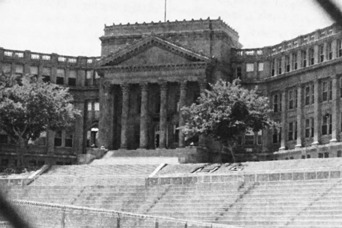 معروف ترین دبیرستان های تسخیر شده