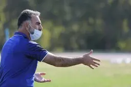 باشگاه فولاد از محمود فکری شکایت می‌کند