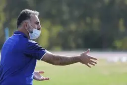 باشگاه فولاد از محمود فکری شکایت می‌کند