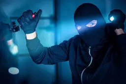 تصاویر سارقان مشارکت کننده در سرقت صندوق امانات بانک ملی رونمایی شد ؟ + ویدئو