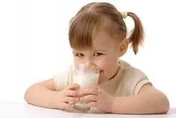 
شیر خوردن بیش از حد مضراست 
