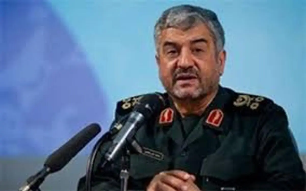 جریانی بخواهد ذهن مردم را از اصول انقلاب به سازش هدایت کند، سپاه مقابل آن می‌ایستد