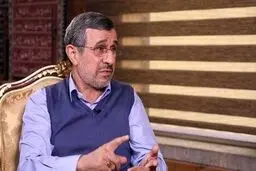 سایت اصولگرا: احمدی نژاد ولایت فقیه را قبول ندارد