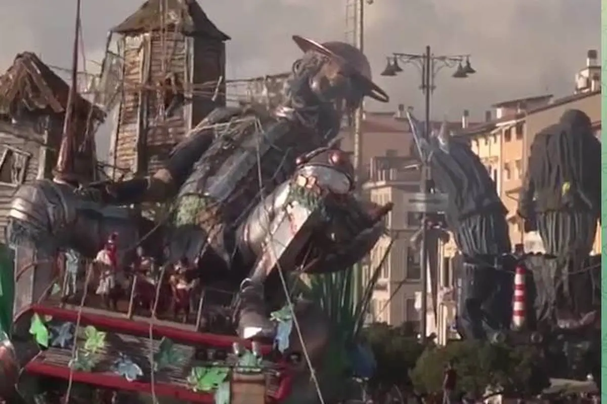 تصاویری از کارناوال عروسک‌های غول‌پیکر در ایتالیا+ ویدئو 