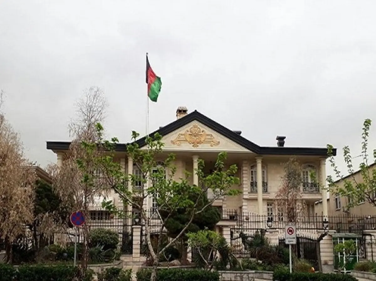 واکنش وزارت خارجه به خبر «تحویل سفارت افغانستان به طالبان»: فعالیت دیپلماتیک سفارت افغانستان مانند تمامی سفارتخانه‌های خارجی است