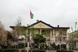 واکنش وزارت خارجه به خبر «تحویل سفارت افغانستان به طالبان»: فعالیت دیپلماتیک سفارت افغانستان مانند تمامی سفارتخانه‌های خارجی است