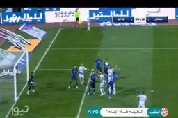 درگیری بازیکنان گل‌گهر و کادرفنی استقلال+ویدئو