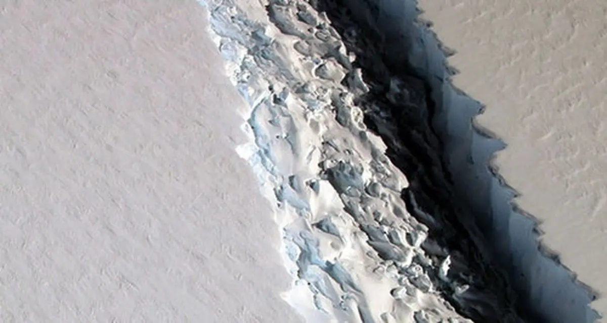 جدا شدن یک توده یخ 3700 کیلومتری در قطب جنوب + عکس