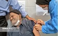 انتشار تصویر یک پرستار در حال صحبت با موبایل هنگام تزریق واکسن کرونا، در شبکه های اجتماعی بازتاب داشت.