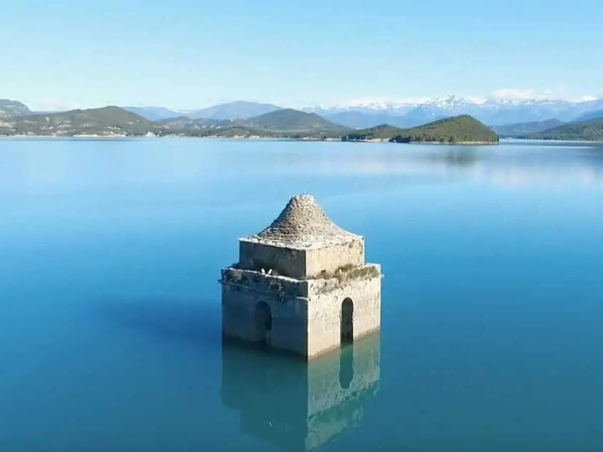 شهرهایی که آب آنها را بلعیده و فضای باورنکردنیشان به جاذبه گردشگری تبدیل شده است