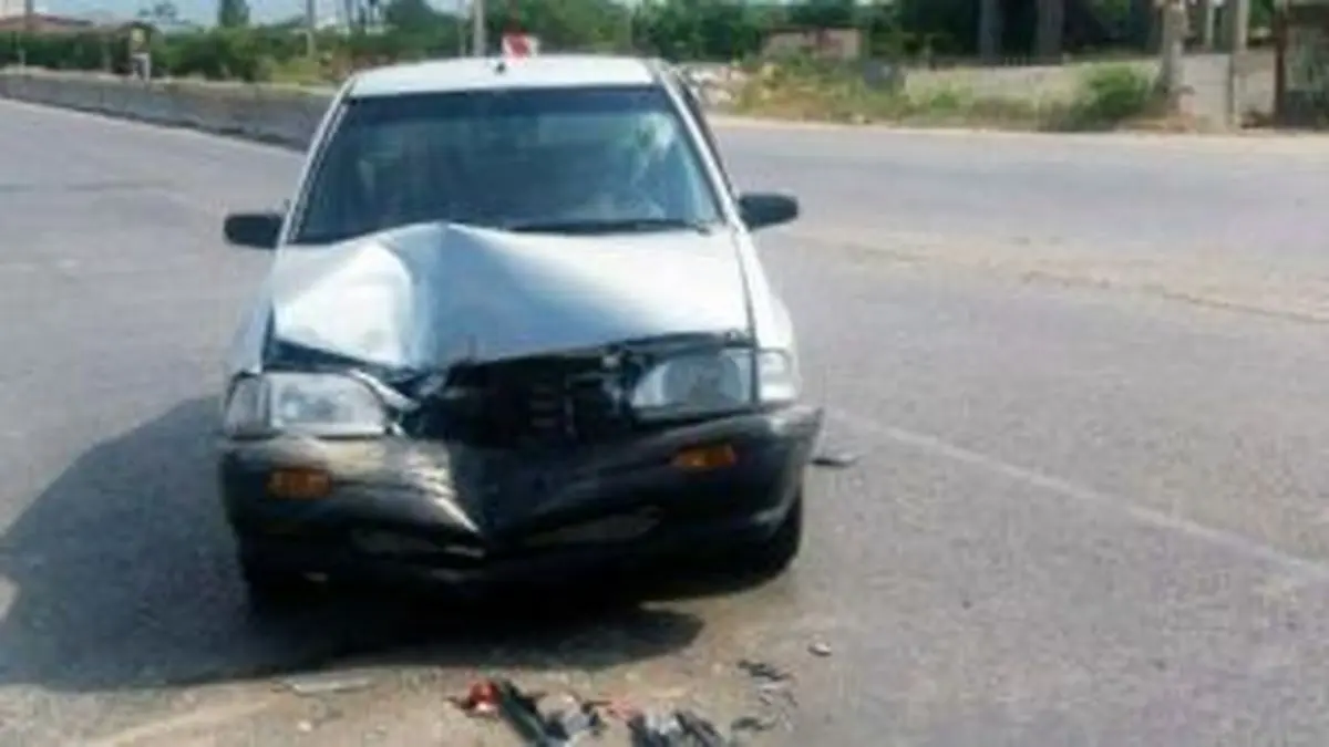 تخمه‌خوردن حین رانندگی دلیل تصادف است نه پراید