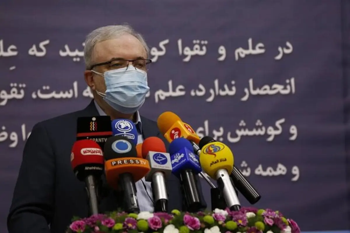 
وزیر بهداشت  |    برخی فکر می‌کنند واکسن را حراج کرده اند و ما نمی‌خریم