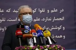 
وزیر بهداشت  |    برخی فکر می‌کنند واکسن را حراج کرده اند و ما نمی‌خریم