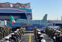 نمایش پهپادهای ارتش در رژه روز ۲۹ فروردین