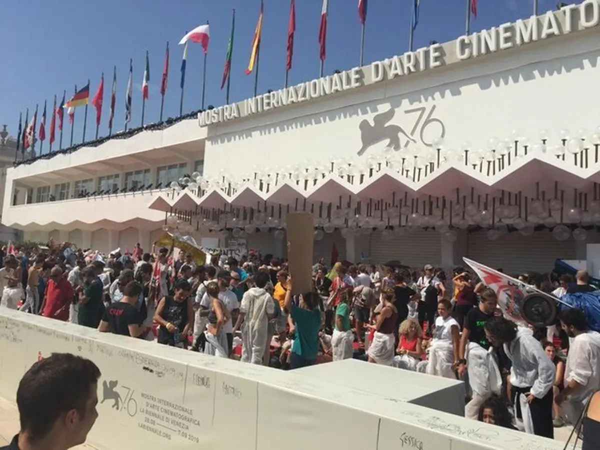 هجوم معترضان به فرش قرمز جشنواره ونیز