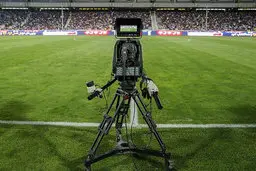 حق پخش، سرکاری یا گره‌گشا؟  | صداوسیما زیر بار پرداخت پول کلان به باشگاه‌ها می‌رود؟