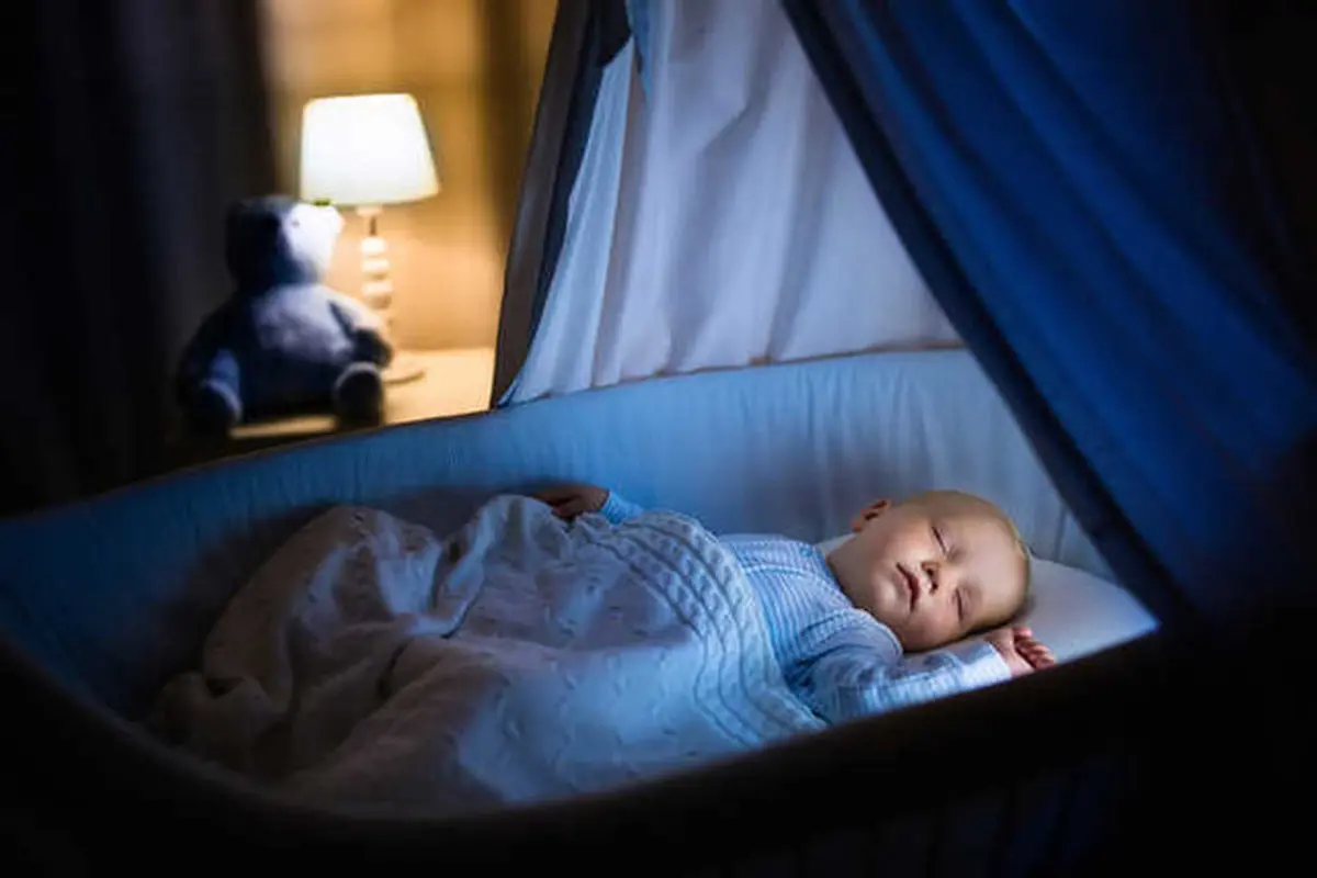 اتاق خواب نوزاد را در سال‌ اول تولد جدا نکنید