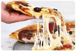 خودت توی خونه بی دردسر پنیر پیتزا درست کن! | طرز تهیه پنیر پیتزا با دو قلم مواد +ویدئو