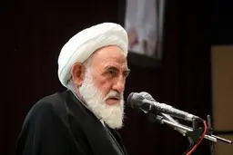 انتقاد امام جمعه کاشان از ساخت آشپزخانه های اپن  |   نوامیس را در معرض دید نامحرم قرار می دهد
