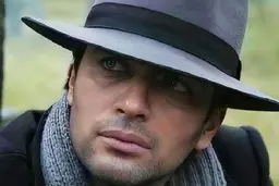 پارسا پیروزفر همه را متعجب کرد | سن واقعی و باورنکردنی بازیگر خوش سیمای ایران