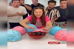 سورپرایز شدن چند دختر و پسر از هدیه‌های شانسی!+ویدئو 