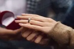 بله گرفتن بازیگر معروف ایرانی بعد 9 سال خواستگاری 