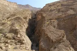 بهره‌برداری از معدن سنگ مرمریت تنگه شیرینه با مخالفت جامعه محلی روبه‌رو شد