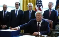 ترامپ طرح ۲ تریلیون دلاری مقابله با کرونا را بدون حضور دموکرات‌ها امضا کرد